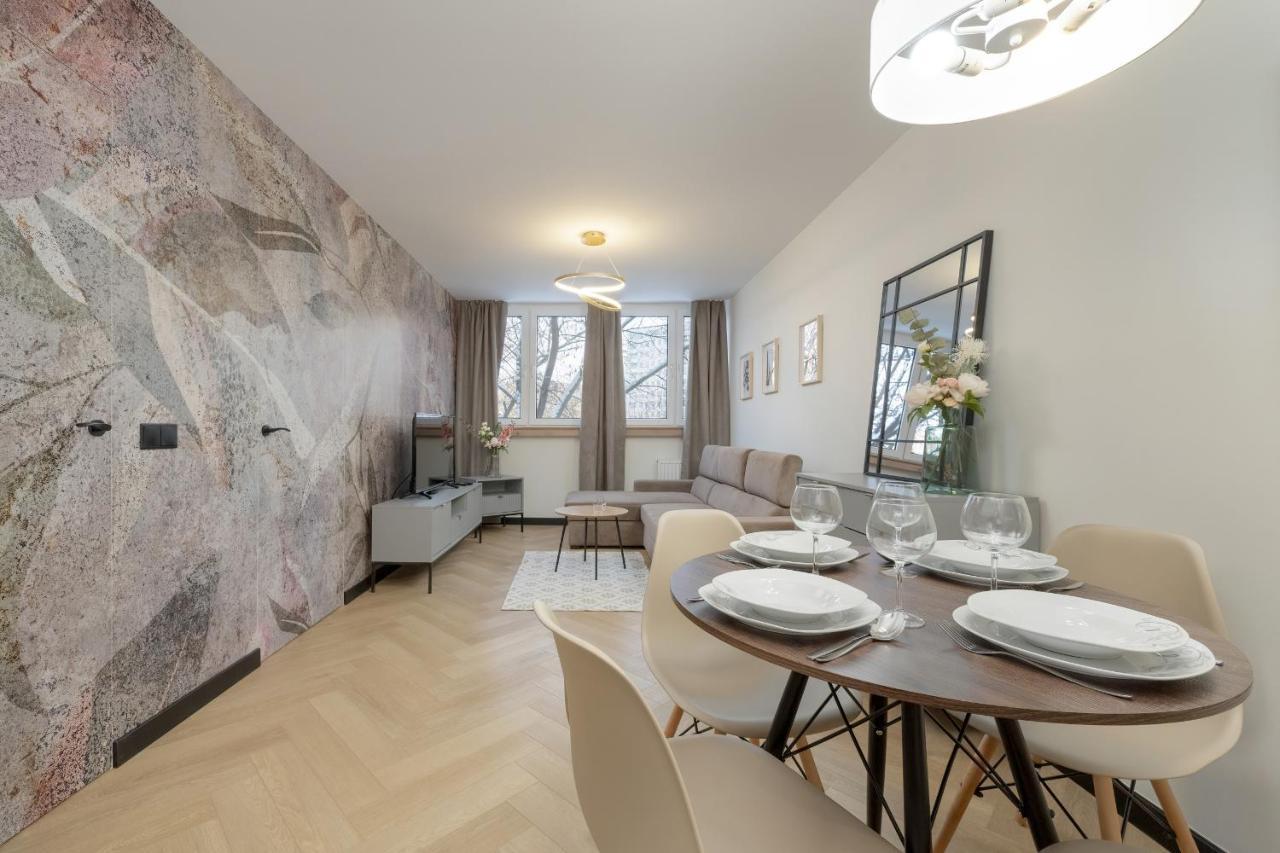 Zielinskiego Atmospheric By Renters Apartment *